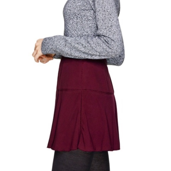 Aritzia Sunday Best Zelda Mini Skirt - Size 8 - Picture 2 of 6